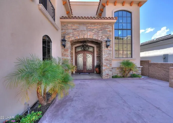 Holiday home Splash Landing | Riverfront Estate With Infinity Pool, & Private Docks *
