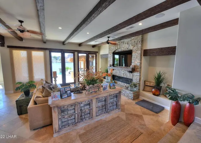 Splash Landing | Riverfront Estate With Infinity Pool, & Private Docks *