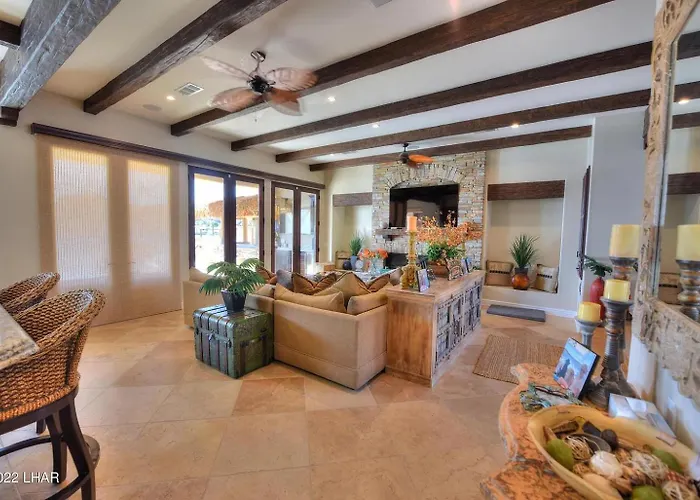 Splash Landing | Riverfront Estate With Infinity Pool, & Private Docks Holiday home *
