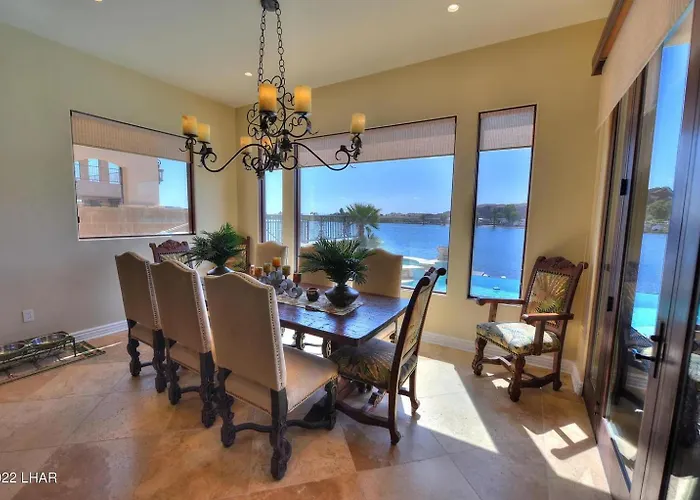 Holiday home Splash Landing | Riverfront Estate With Infinity Pool, & Private Docks *