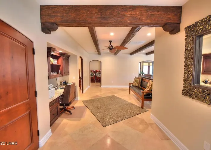 Holiday home Splash Landing | Riverfront Estate With Infinity Pool, & Private Docks *