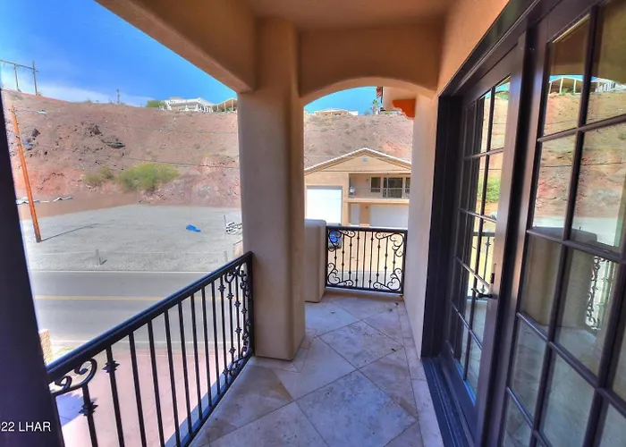 Holiday home Splash Landing | Riverfront Estate With Infinity Pool, & Private Docks *