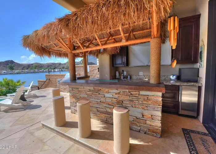 Holiday home Splash Landing | Riverfront Estate With Infinity Pool, & Private Docks