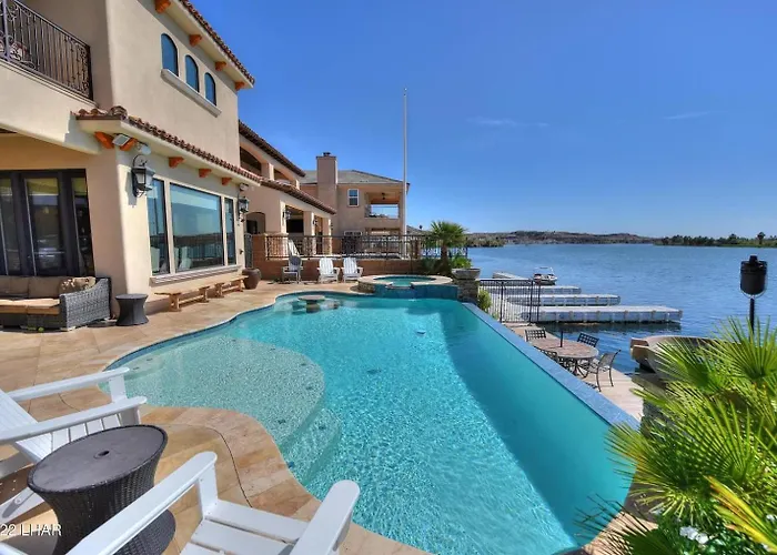 Holiday home Splash Landing | Riverfront Estate With Infinity Pool, & Private Docks Parker