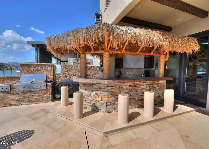 Holiday home Splash Landing | Riverfront Estate With Infinity Pool, & Private Docks