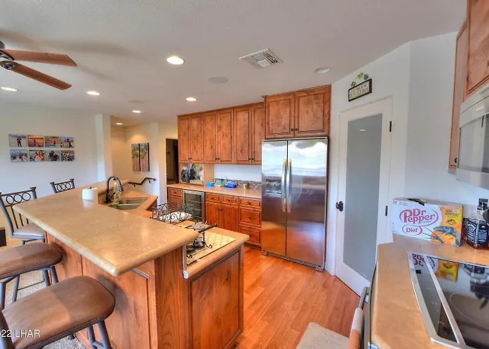 Holiday home Splash Landing | Riverfront Estate With Infinity Pool, & Private Docks Parker