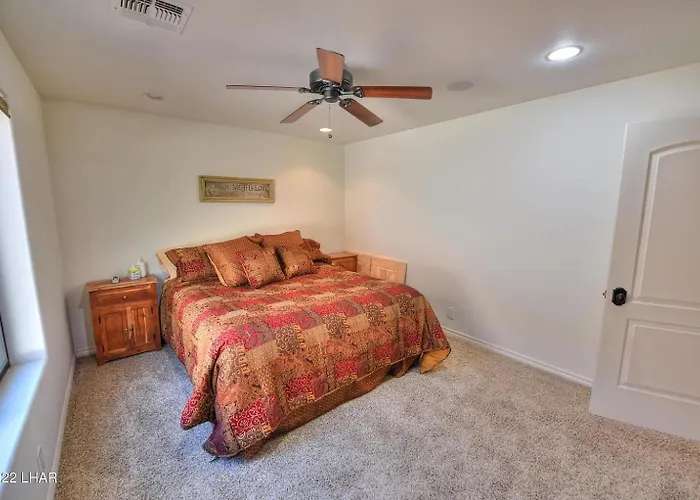 Holiday home Splash Landing | Riverfront Estate With Infinity Pool, & Private Docks